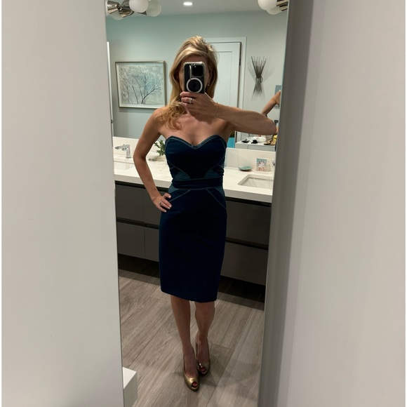 Designer Dress - Picture 4 of 8